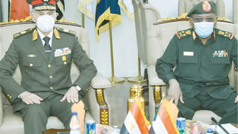 رئيس الأركان عاد إلي أرض الوطن