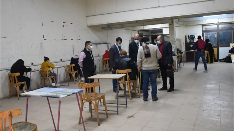 رئيس جامعة الأقصر يواصل جولاته التفقدية لمتابعة سير امتحانات الفصل الدراسي الأول