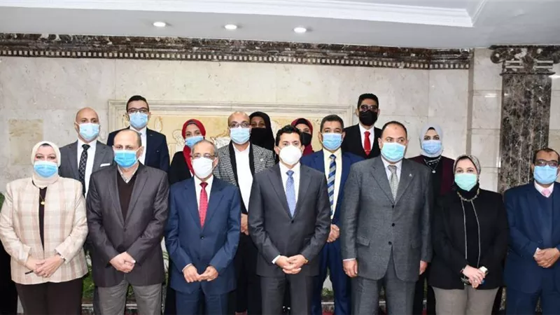 وزير الشباب يوقع بروتوكول تعاون مع وكالة الفضاء المصرية