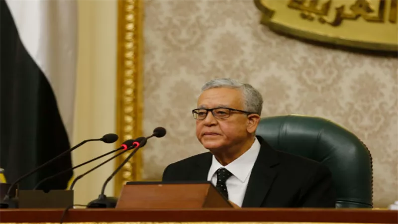 رئيس مجلس النواب يتقدم بالعزاء في وفاة اللواء كمال عامر