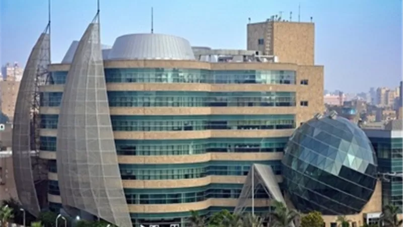 مستشفى 57357: سحب عينات معملية من الهواء وكافة الأسطح للتأكد من عدم وجود ملوثات ضارة