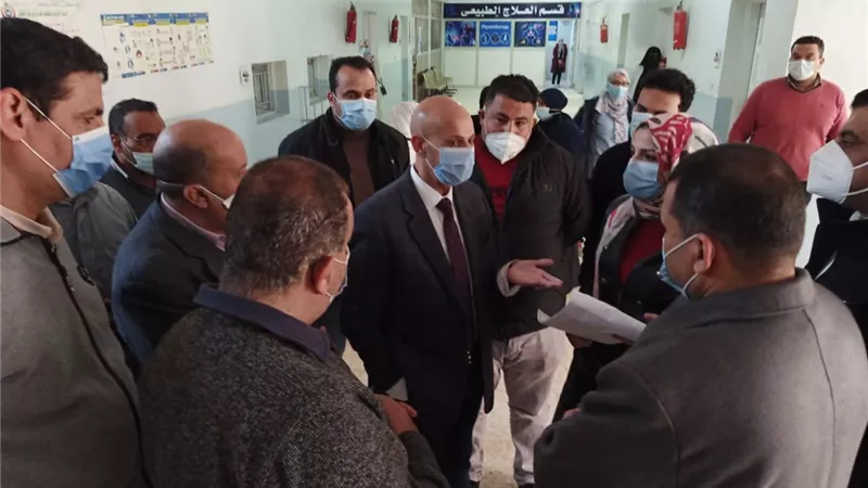 وكيل وزارة الصحة يتفقد أعمال التطوير بمستشفي كفر صقر