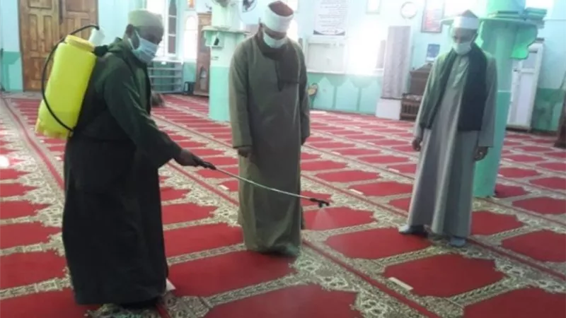 الأوقاف تواصل حملتها لنظافة وتعقيم المساجد في جميع المديريات