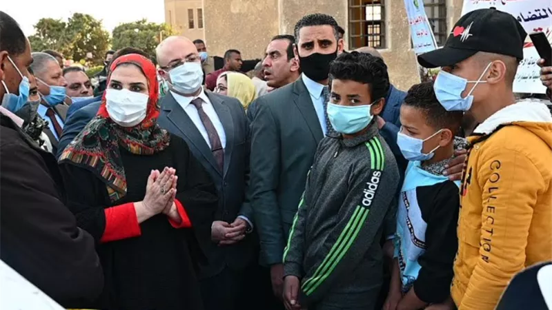 وزيرة التضامن تطلق قافلة 