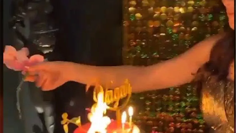 اشتعال النيران فى التورتة.. موقف صادم لهاجر أحمد فى عيد ميلادها.. فيديو