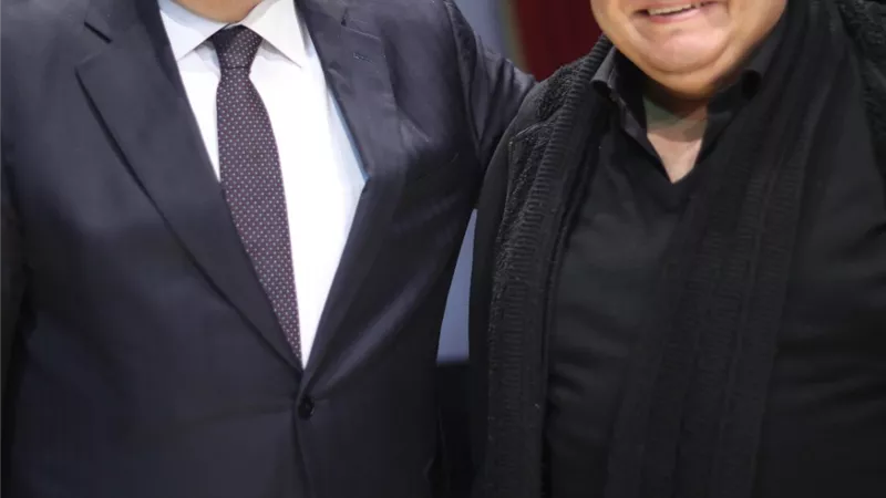 وزير الإعلام يشيد بعرض 