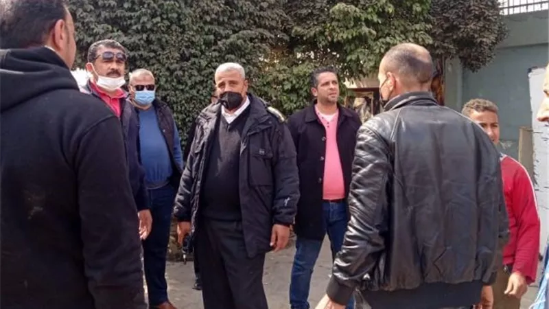 جهاز القاهرة الجديدة يغلق 36 محل مخالف يحرر 148 محضر بالتعاون مع شرطة التعمير.. بالصور