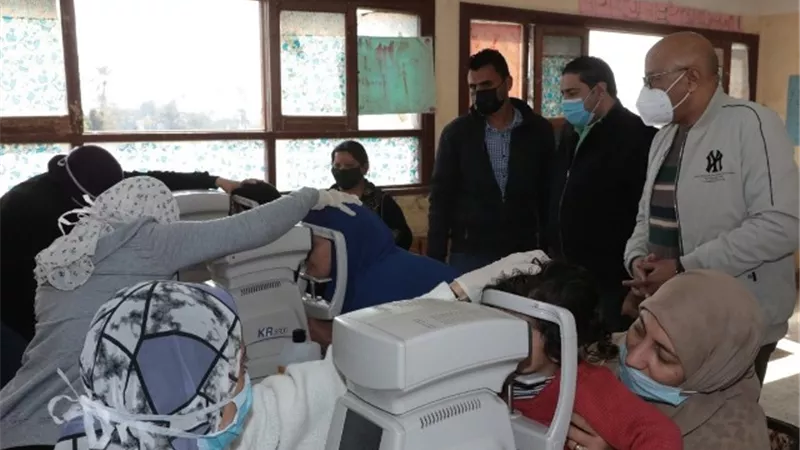 قافلة طبية لأمراض العيون برعاية تنسيقية شباب الأحزاب في بني سويف .صور