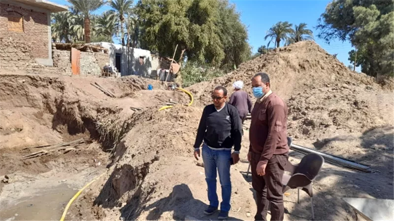 رئيس مركز الطود يتفقد أعمال كوبرى ترعة حاجر المريس غرب الأقصر