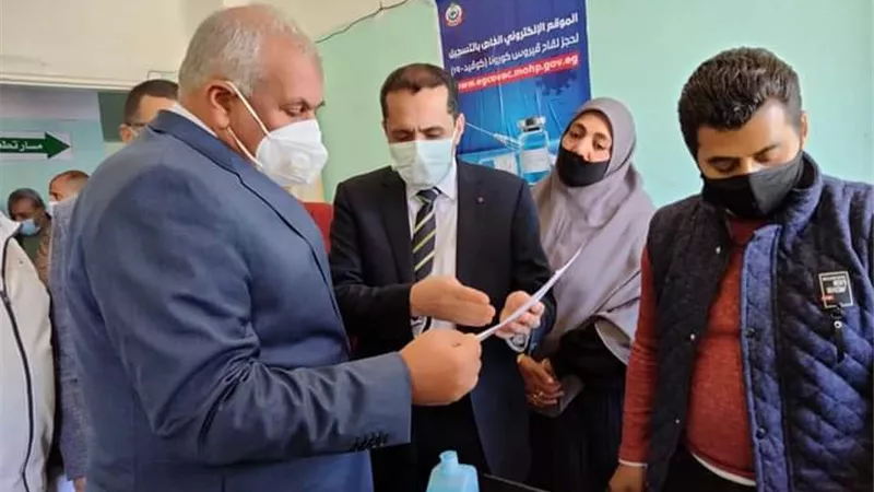 محافظ الوادى الجديد وضع كل التيسيرات لوصول اللقاح لمستحقيه