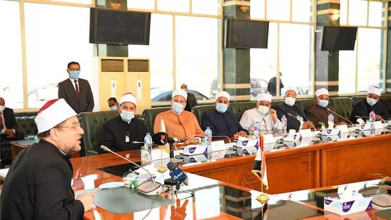 وزير الأوقاف يلتقى بالأئمة والدعاه بأوقاف قنا