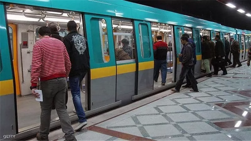 عودة حركة مترو الانفاق بالخط الثانى الى طبيعتها