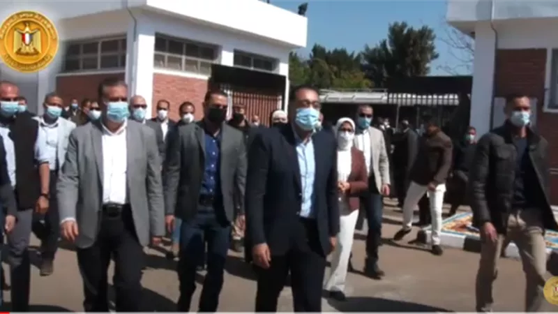 بالفيديو.. جولة رئيس الوزراء بالمنوفية لتفقد مشروعات مبادرة «حياة كريمة»