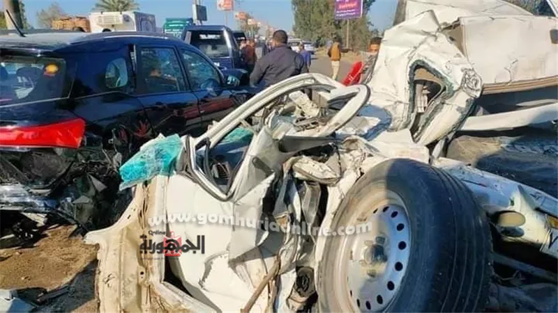 إصابة شخصين في تصادم بين نقل و٤ سيارات على طريق اجا