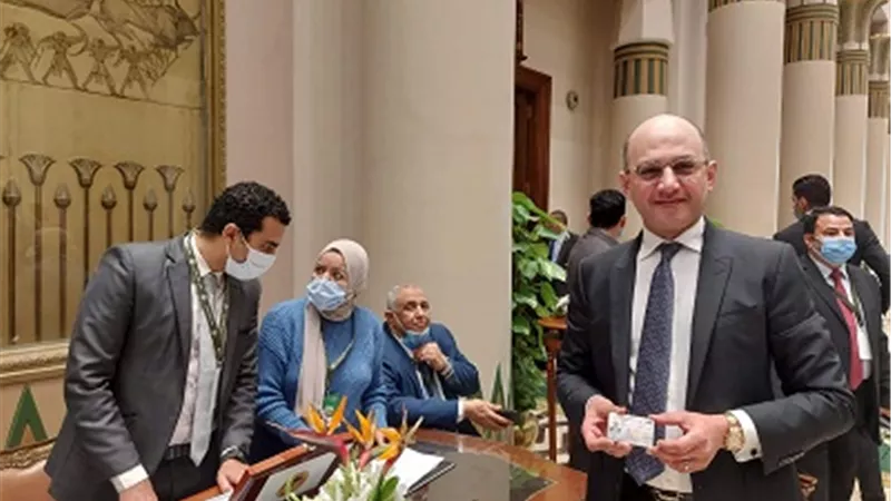 النائب هشام حسين يتقدم بتعديل تشريعى لمواجهة ظاهرة إلقاء القمامة في الترع