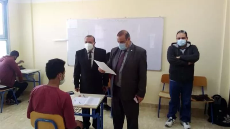 سلامة يتابع مسار الإمتحانات في الضبعة النووية ويستجيب لشكوي طلاب قسم الالكترونيات