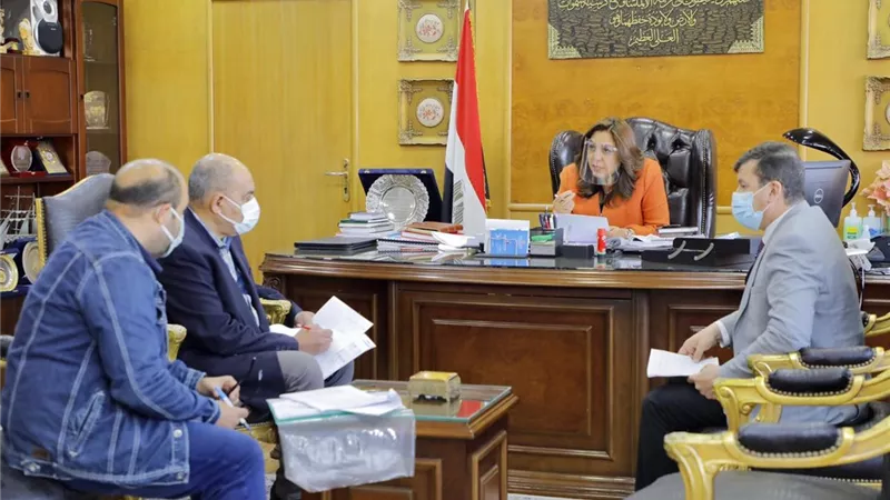 مشروعات جديدة للتطوير ورفع كفاءة الطرق ومنظومة النظافة بدمياط