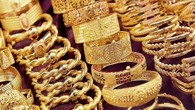 الغرف التجارية تكشف سبب تراجع أسعار الذهب.. وتنصح المواطنين بهذا الأمر
