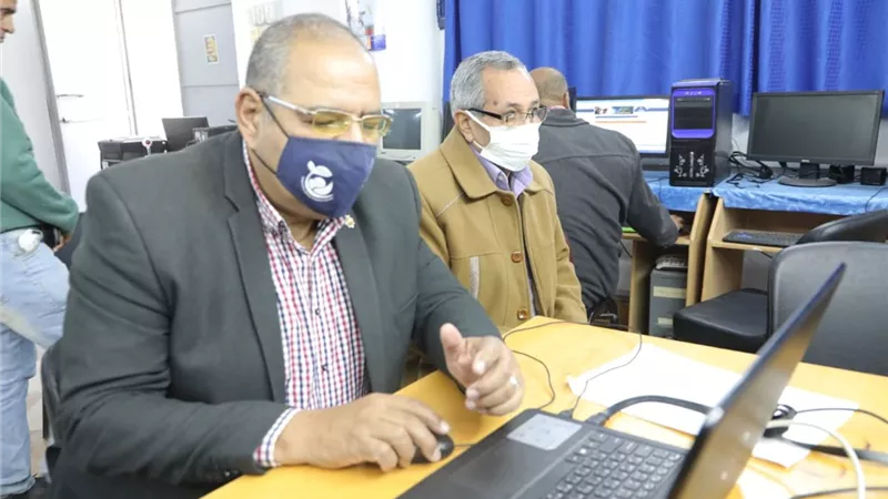 ١٩٠٢ طالب وطالبة يؤدون إمتحان التاريخ والكيمياء بالوادي الجديد.. اليوم