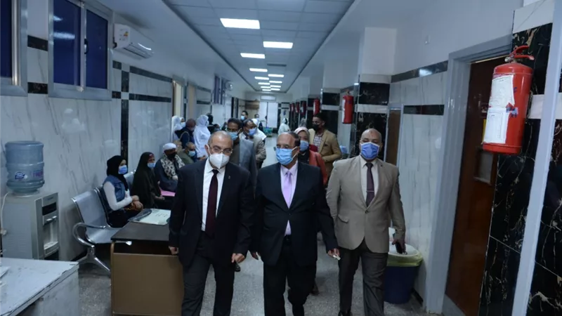 رئيس جامعة أسيوط يُعلن البدء في إنشاء نفق يربط بين مستشفى الإصابات الجديد والمستشفيات الجامعية