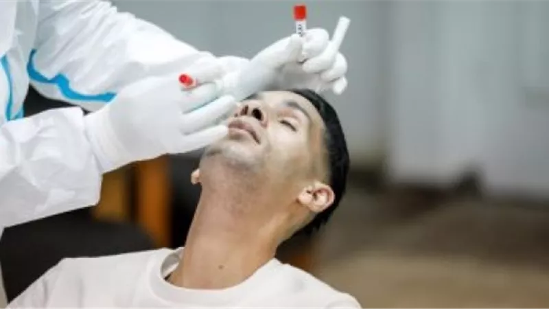 مسحة طبية للاعبى الاهلى قبل مواجهة الإسماعيلى