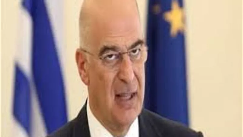 وزير خارجية اليونان يصل القاهرة