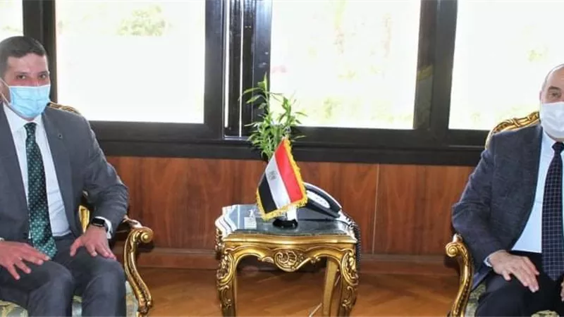 الطيار محمد منار يبحث مع رئيس هيئة الاستثمار عدد من مشروعات الطيران المدني