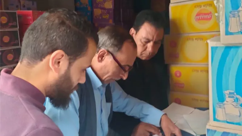 إعدام مواد غذائية فاسدة فى حملة صحية بالدقهلية