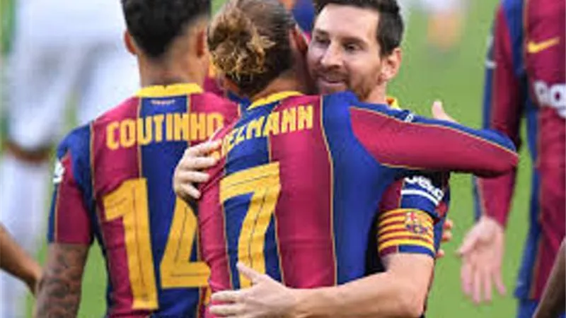 كومان يعلن قائمة برشلونة لمباراة باريس سان جيرمان