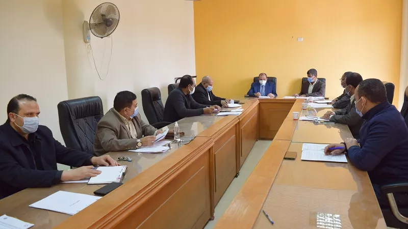 رئيس جامعة بنى سويف يترأس مجلس كلية الخدمة الاجتماعية