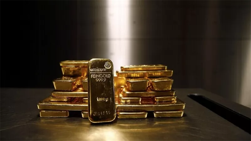 أسعار الذهب تهبط لأدنى مستوياتها في 9 أشهر