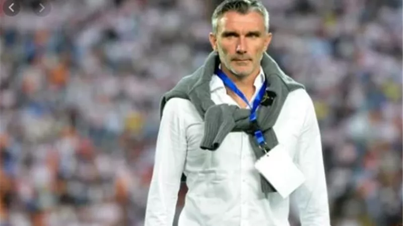 وكيل كارتيرون يحسم موقف الفرنسى من تدريب الزمالك