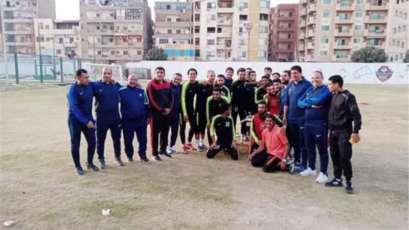 لاعبو بنى سويف يحتفلون بقدوم مواليد لثلاثى الفريق