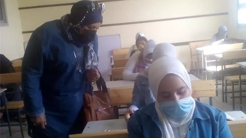 متابعة امتحانات الثانويه العامه والتجارية بالخانكة