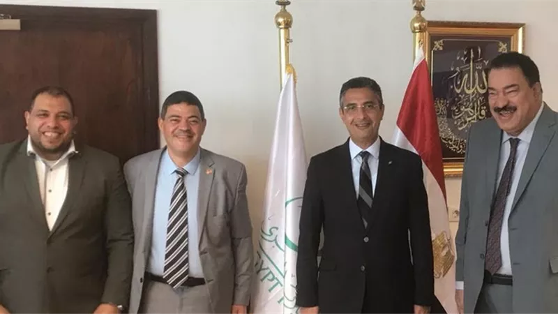 رئيس اتحاد الجودو يجتمع برئيس الهيئة القومية للبريد لإعداد بطل السومو لبطولة العالم ببولندا
