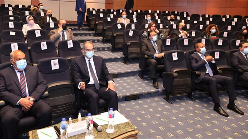 طلعت والتراس يشهدان توقيع اتفاقية لتنفيذ أعمال منظومة التطبيقات الذكية لإدارة مدينة المعرفة بالعاصمة الإدارية الجديدة