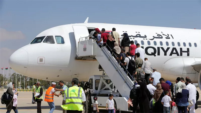 استئناف الرحلات الجوية بين مصراتة وبنغازي بعد توقف 7 سنوات