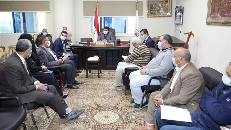 نائب محافظ بنى سويف يتابع مع لجنة من مجلس الوزراء مستجدات مبادرة حياة كريمة