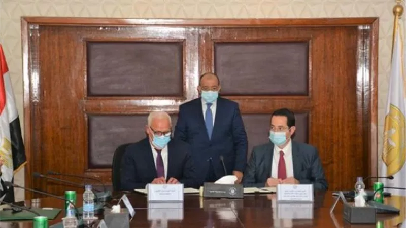 توقيع ملحق للعقد بين ”الإسماعيلية وبورسعيد” وشركة ريلاينس لتنفيذ معالجة المخلفات الصلبة
