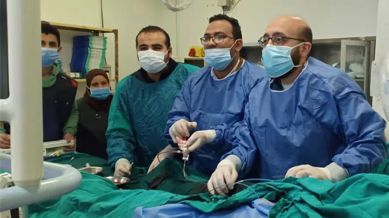 قسطرة تنقذ حياه مريض من سدة مزمنة بالشريان التاجي بتقنية الملاحة العكسية