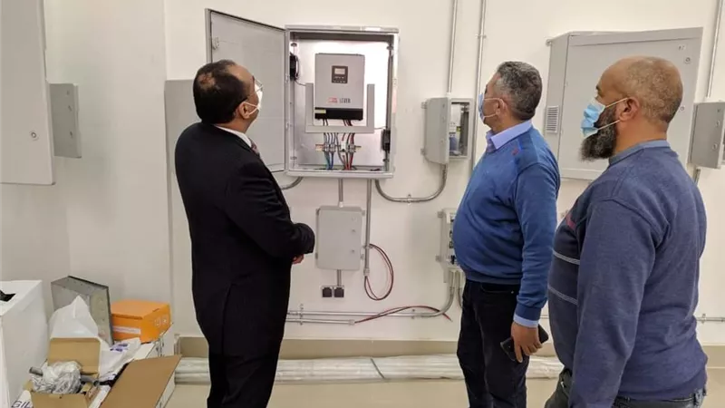 تركيب محطة توليد كهرباء بالطاقة الشمسية بجامعة بنى سويف التكنولوجيه