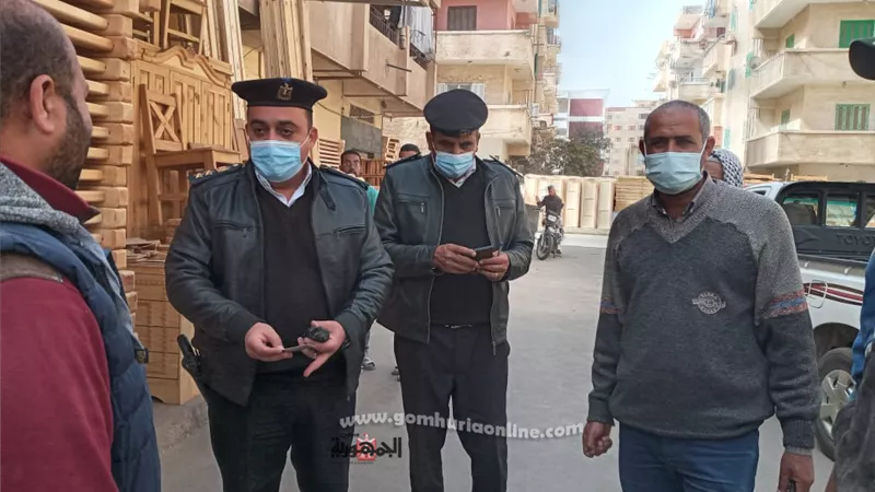 حملات لازالة اشغالات الطريق والتحفظ علي العربات الثابتة والمتحركة المخالفة بمطروح