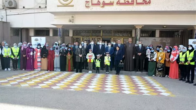 محافظ سوهاج يسلم 56 جهاز عروسة للفتيات الأولى بالرعاية المقبلات على الزواج