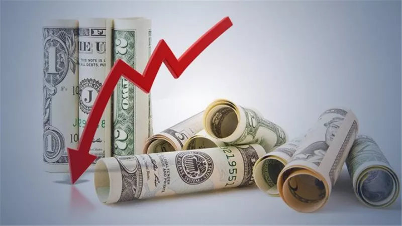 انخفاض الدولار بعد تقرير التضخم الأمريكي
