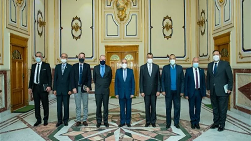 وزير الدولة للإنتاج الحربي يبحث مع سفير 