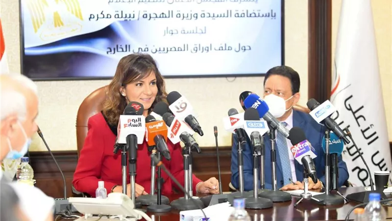 السفيرة نبيلة مكرم: حريصون على التواصل مع شبابنا بالخارج من كل الفئات لإطلاعهم على الحقائق