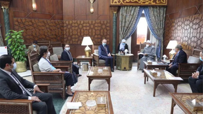 *سفير الاتحاد الأوروبي: شيخ الأزهر يقدم جهودًا كبيرة في خدمة السلام العالمي*