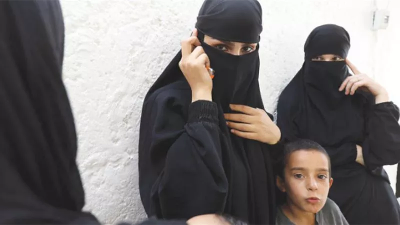 تونس تسلم سيدات وأطفال قاتلوا فى تنظيم داعش إالى ليبيا