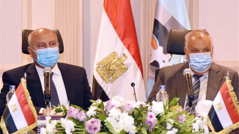 الوزير والتراس يبحثان التعاون في عدد من المشروعات المستقبلية بمجال الوحدات المتحركة