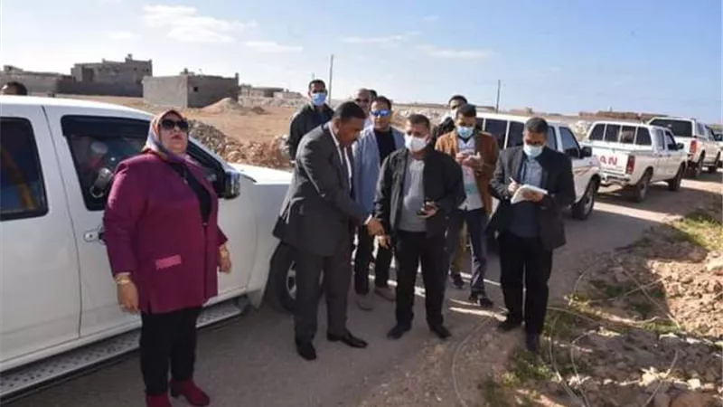 محافظ مطروح يتفقد وادي الخروبة ويكلف بالصيانة الدورية للسدود.صور